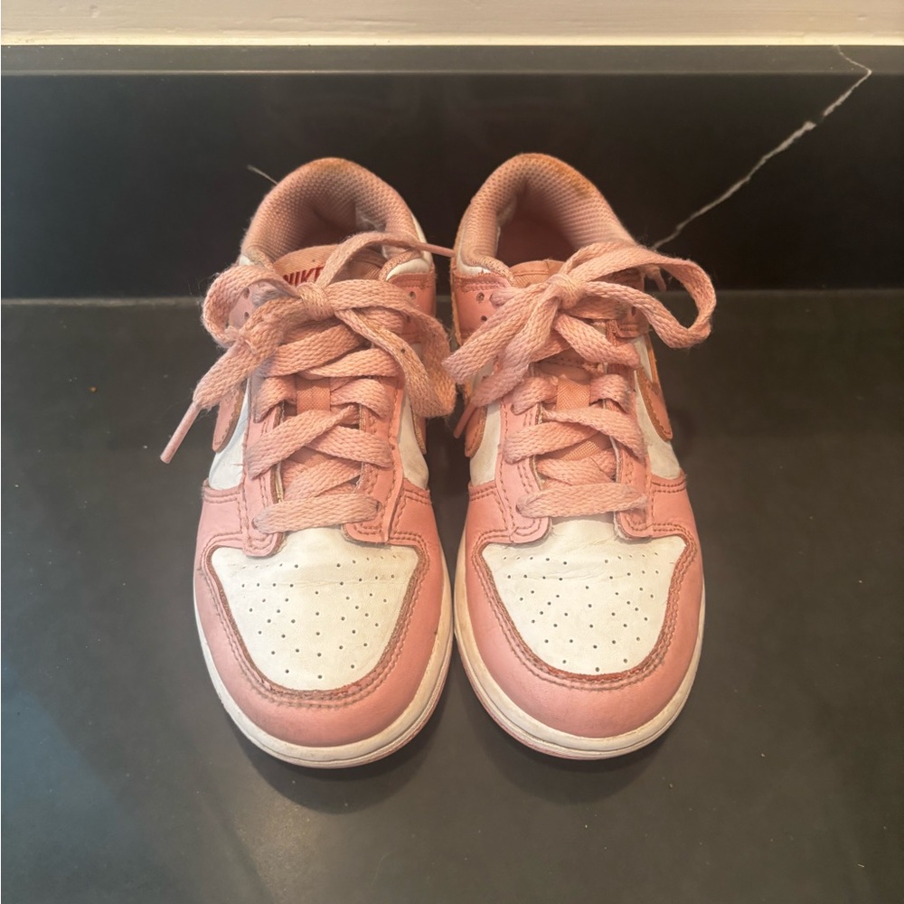 Nike Kids Sneakers in Pink and White